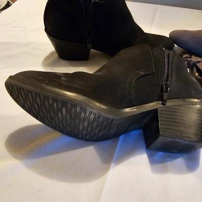 Two pair of Women's Boots - Sonoma - White Mountain Size 7.5