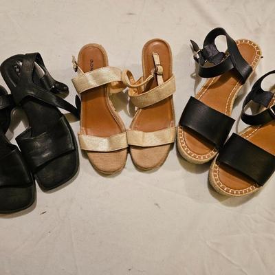 Three pairs of Women's Sandals - Old Navy - Nine West - Universal Thread Size 8M