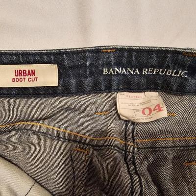 Five pairs of Women's size 4 jeans - Old Navy -Lee - Liz Claiborne -Banana Republic