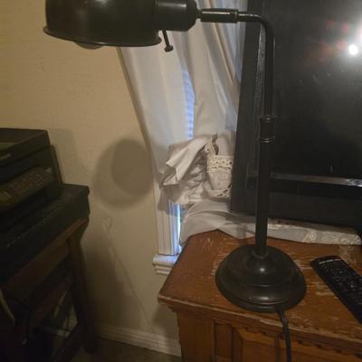 Desk lamp
