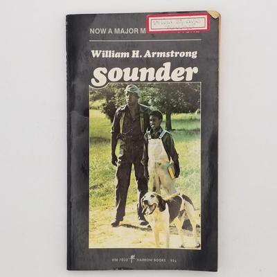Lot of 13 Vintage Paperbacks / Softcovers / Novels / Novellas / Westerns / Romance (Sounder, Gable & Lombard, Harlequin, War Journey)