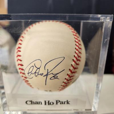Chan Ho Park Signed Autographed Baseball in Collector Case