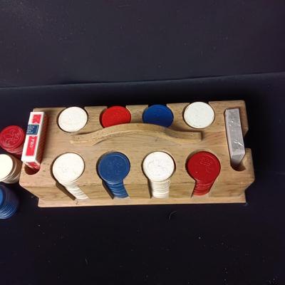 POKER CHIPS IN WOODEN HOLDER AND 2 NEW DECKS OF CARDS