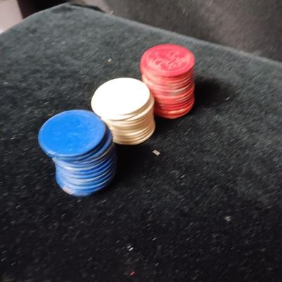 POKER CHIPS IN WOODEN HOLDER AND 2 NEW DECKS OF CARDS