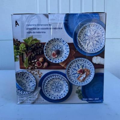 A - Pandex 12-piece Melamine Dinnerware Set