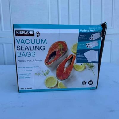 B - Kirkland Signature Vacuum Sealing Bags Assortment Pack
