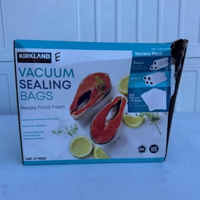 E - Kirkland Signature Vacuum Sealing Bags Assortment Pack