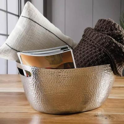 B - Laurie Gates 14.5-quart Oval Hammered Aluminum Beverage Tub