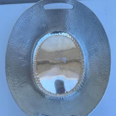 B - Laurie Gates 14.5-quart Oval Hammered Aluminum Beverage Tub