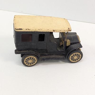Friction Tin Plate Vintage Car & Cast/Tin Made In USA Horse & Buggy