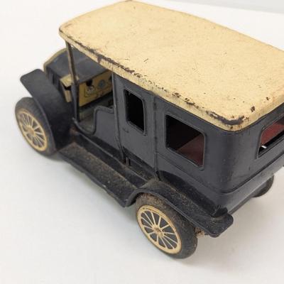 Friction Tin Plate Vintage Car & Cast/Tin Made In USA Horse & Buggy