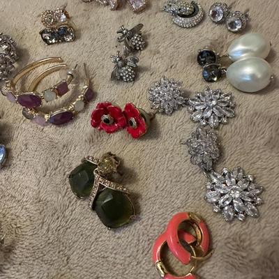Costume jewelry lot