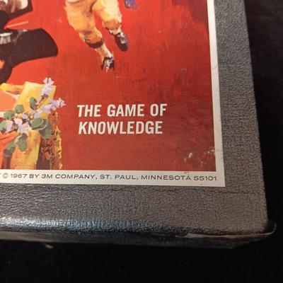 2 BOOKSHELF GAMES "IMAGE" AND "FACTS IN FIVE"