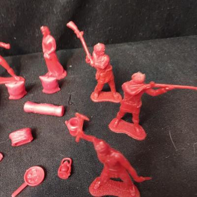 TOY PIONEER CHARACTERS, ANIMALS AND JELLYSTONE PARK ITEMS
