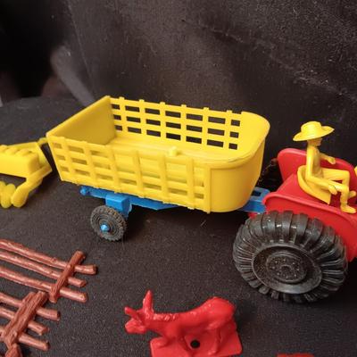 TOY TRACTOR W/IMPLEMENTS, FARM ANIMALS WITH FENCING AND HORSES WITH COWBOYS
