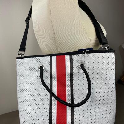 Taylor Gray White Crossbody Handbag with Wristlet New!