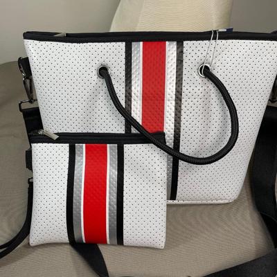 Taylor Gray White Crossbody Handbag with Wristlet New!