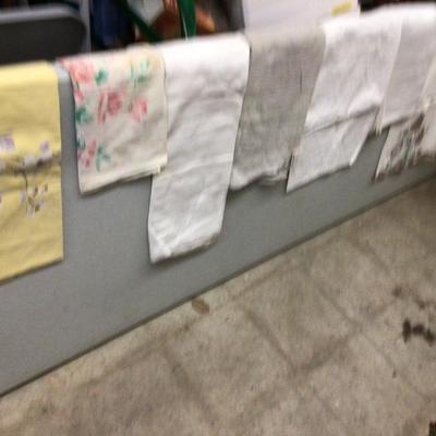 8 Table Clothes
