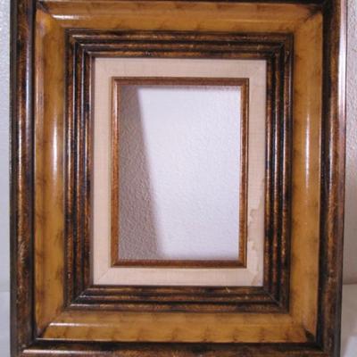 Wood picture frame