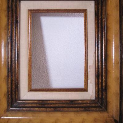 Wood picture frame
