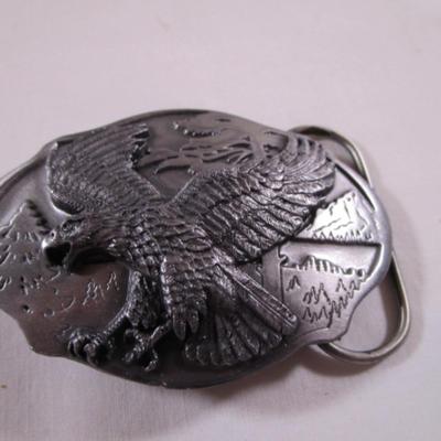 Sale Photo Thumbnail #196: Like new condition,1989, Model AG33, Eagle with trees, silver, 3-3/8" long, oval