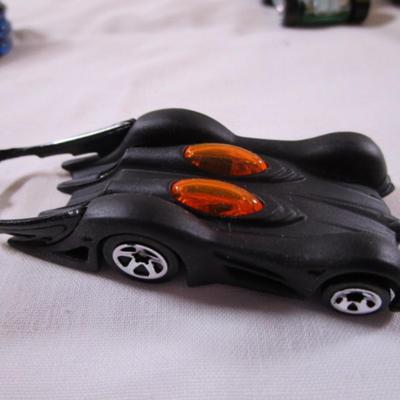 5 Hot Wheels cars