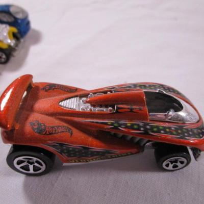 5 Hot Wheels cars