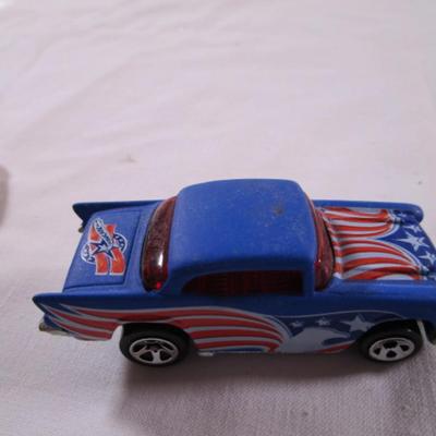 5 Hot Wheels cars