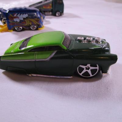 5 Hot Wheels cars