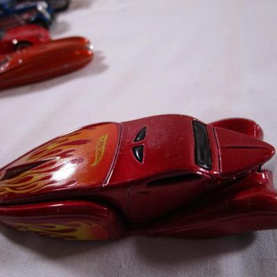5 Hot Wheels cars