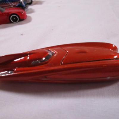 5 Hot Wheels cars