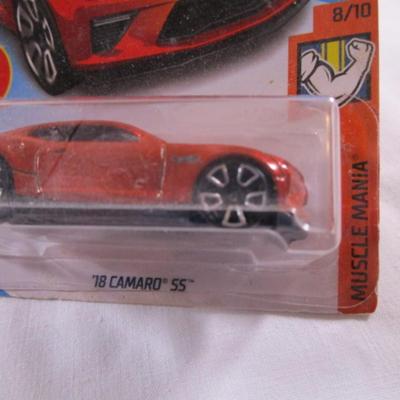 2 Hot Wheels cars