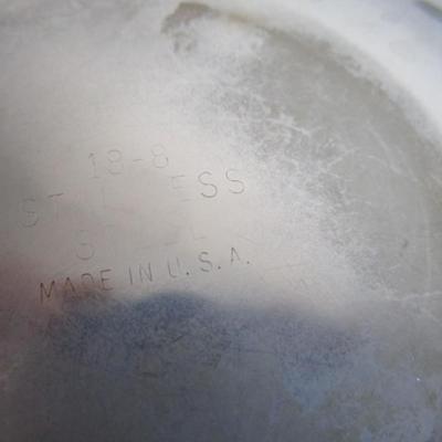 Vintage Farberware three mixing bowl set with thumb ring