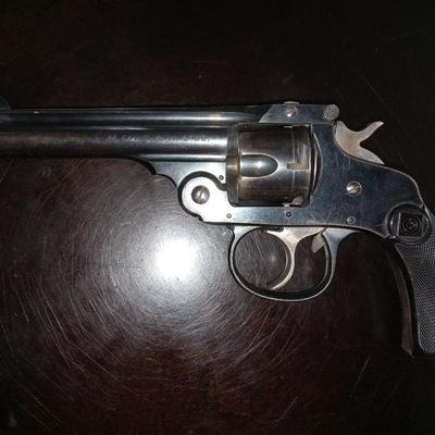 H & R 32 smith and wesson C.T.G.E Cal Clean Gun!
