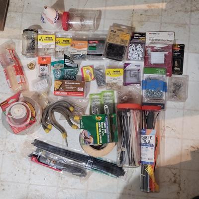 Large Hardware Lot (WM-EL)
