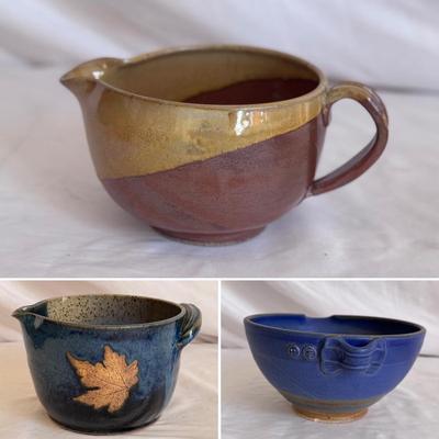 Flying Cat Pottery Batter Bowl & More Signed Pottery (K-DZ)
