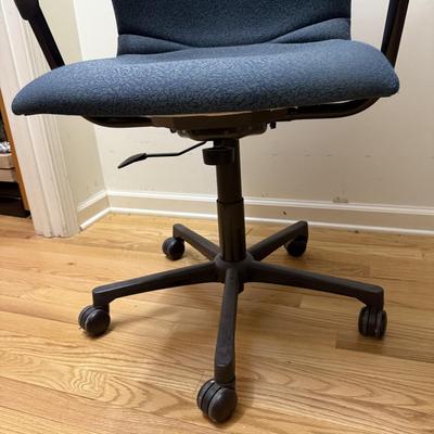 Desk with Chair (GB-BM)