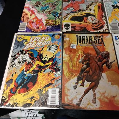 8 COMIC BOOKS (4)