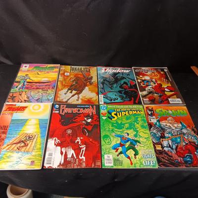 8 COMIC BOOKS (5)