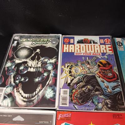 8 COMIC BOOKS (9)