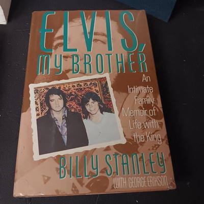 BOOKS ON ELVIS