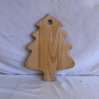 Dansk, Ernest Sohn Siamese, and Other Wooden Cutting Boards (K-DZ)
