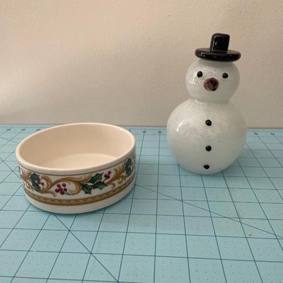 Snowman and bowl
