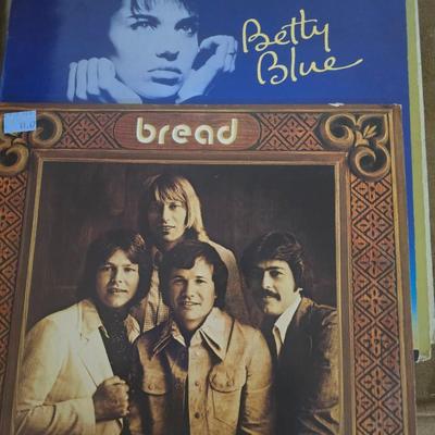 Lot of 25 records