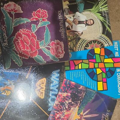 Lot of 25 records