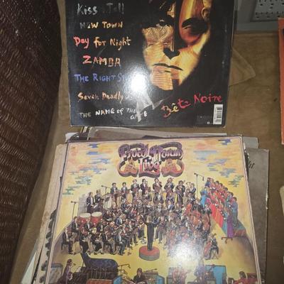 Lot of 25 records