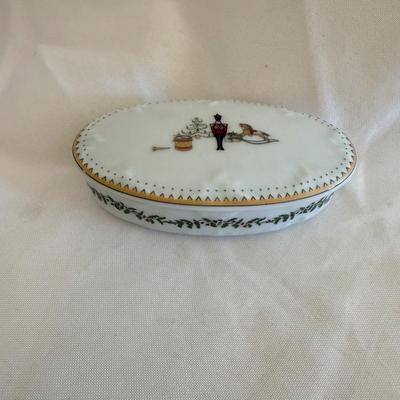 Portmeirion Holly & Ivy Christmas Dishes, Charleston Gardens Placemats, Holiday Dishtowels, Napkins and More (GB-BM)