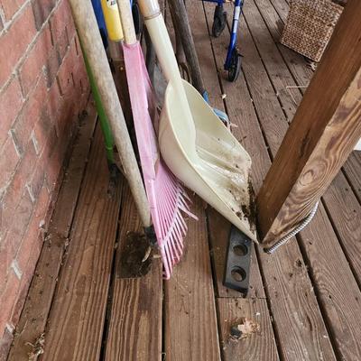Lot of ten yard tools.