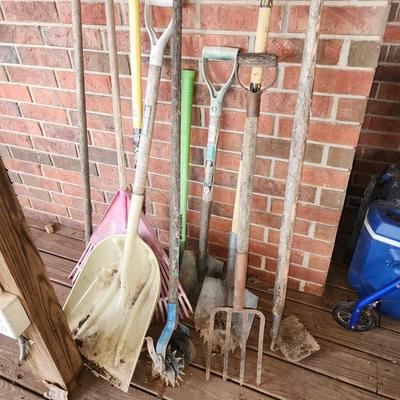 Lot of ten yard tools.