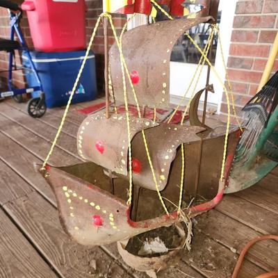 Metal decorative ship